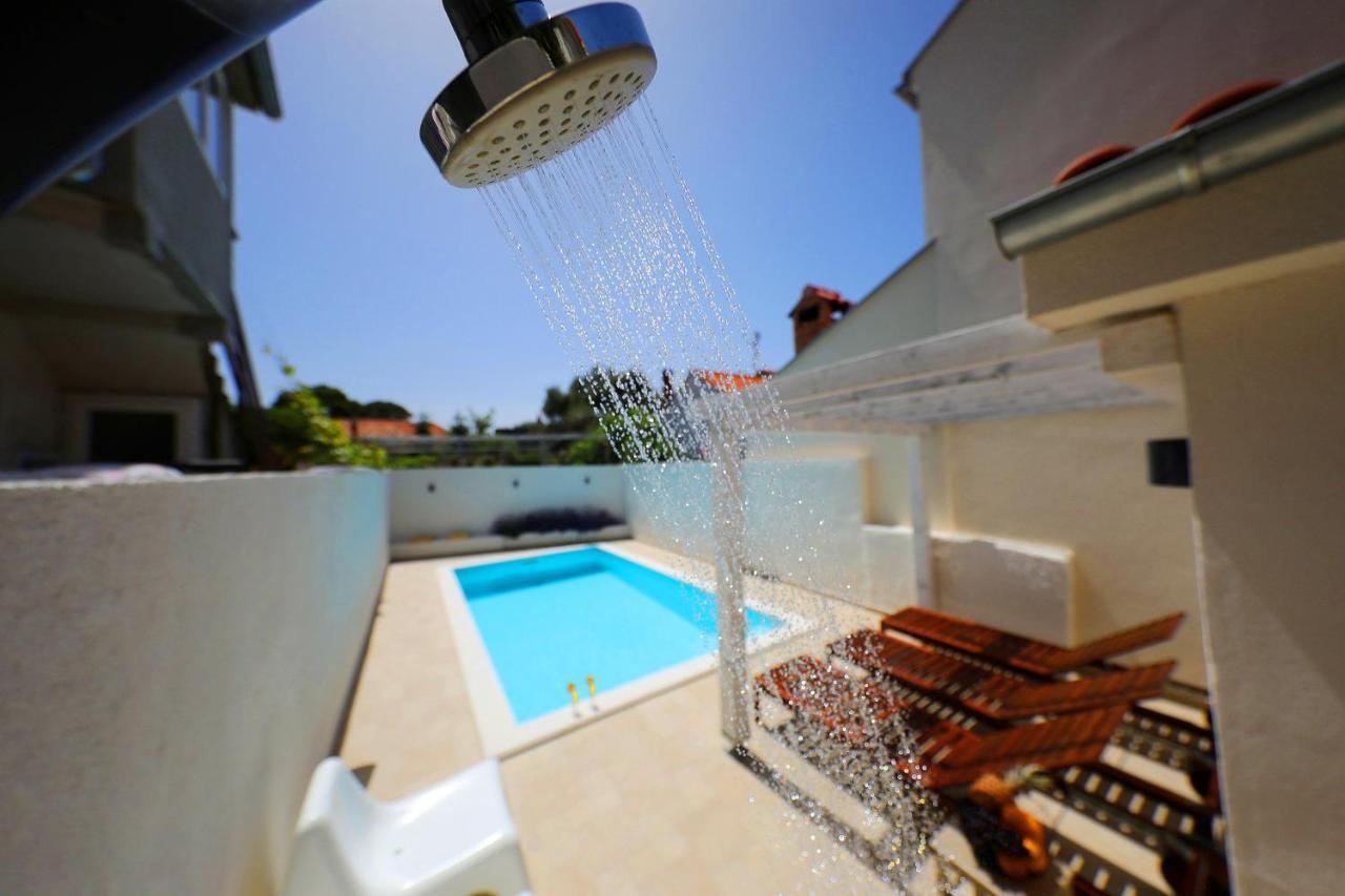 Villa Klaudia With Pool Zadar Eksteriør billede