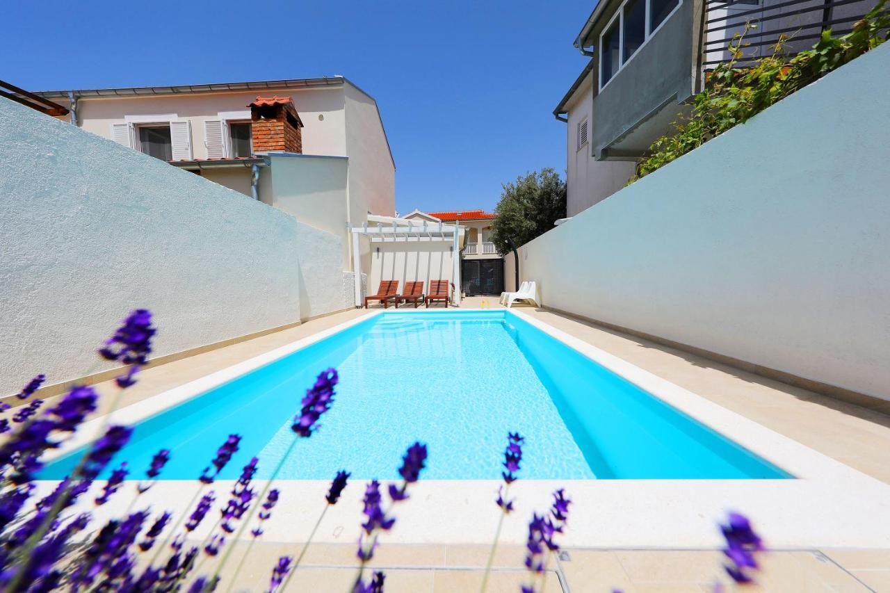 Villa Klaudia With Pool Zadar Eksteriør billede