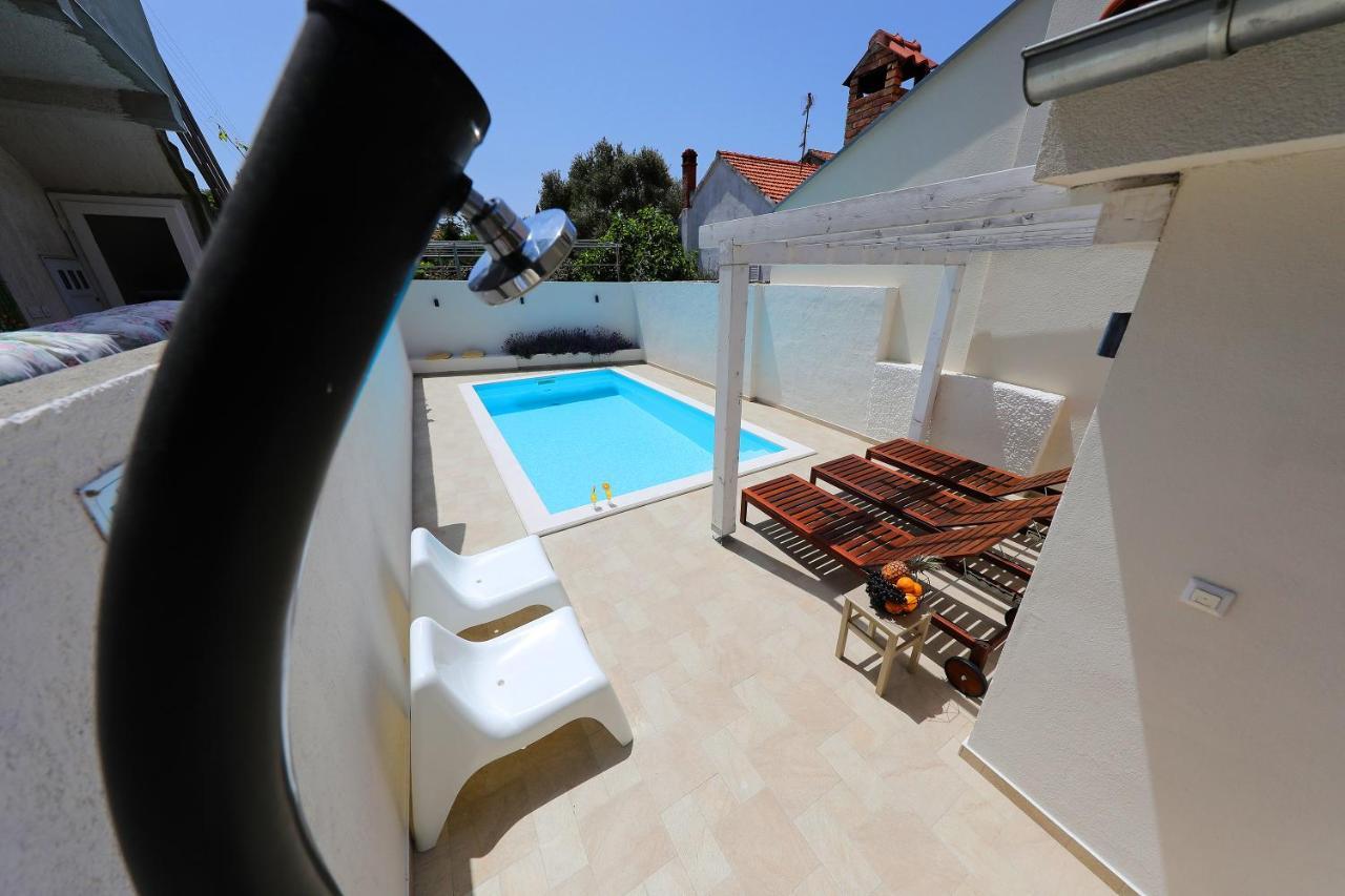 Villa Klaudia With Pool Zadar Eksteriør billede